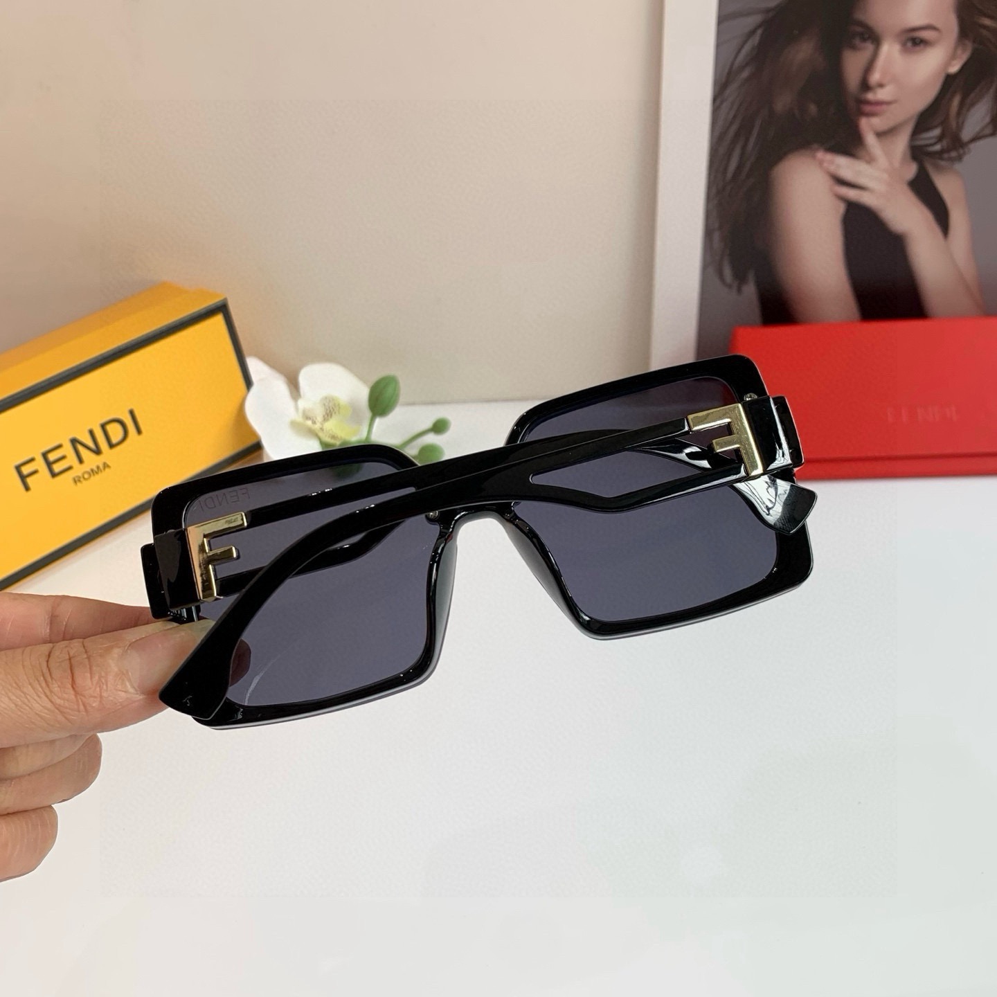 Fendi Sunglasses - view 4