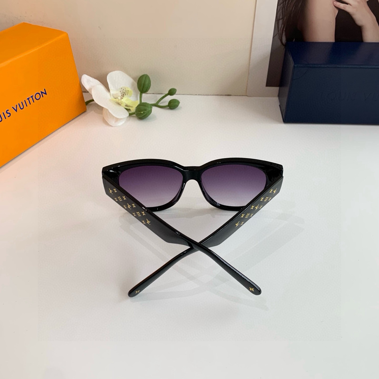 Louis Vuitton Sunglasses - view 8