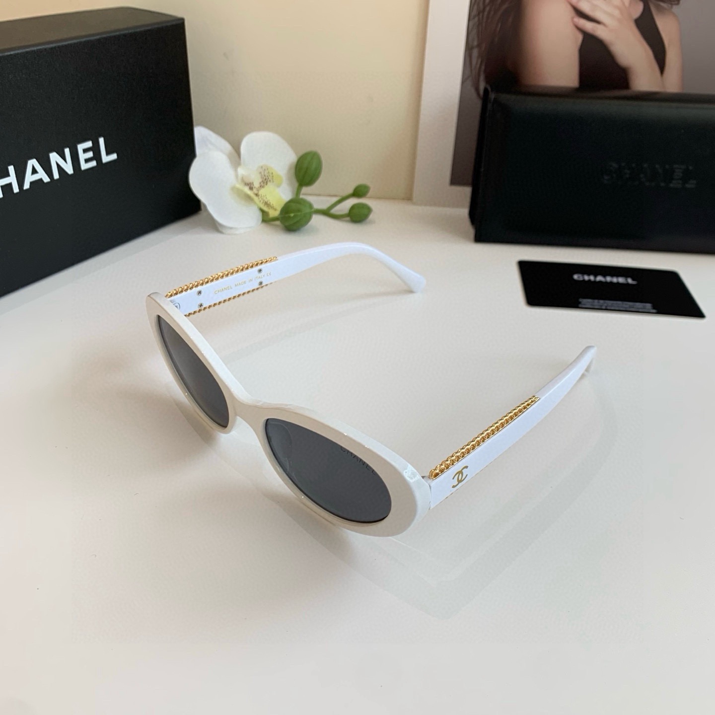 Sunglasses - view 3
