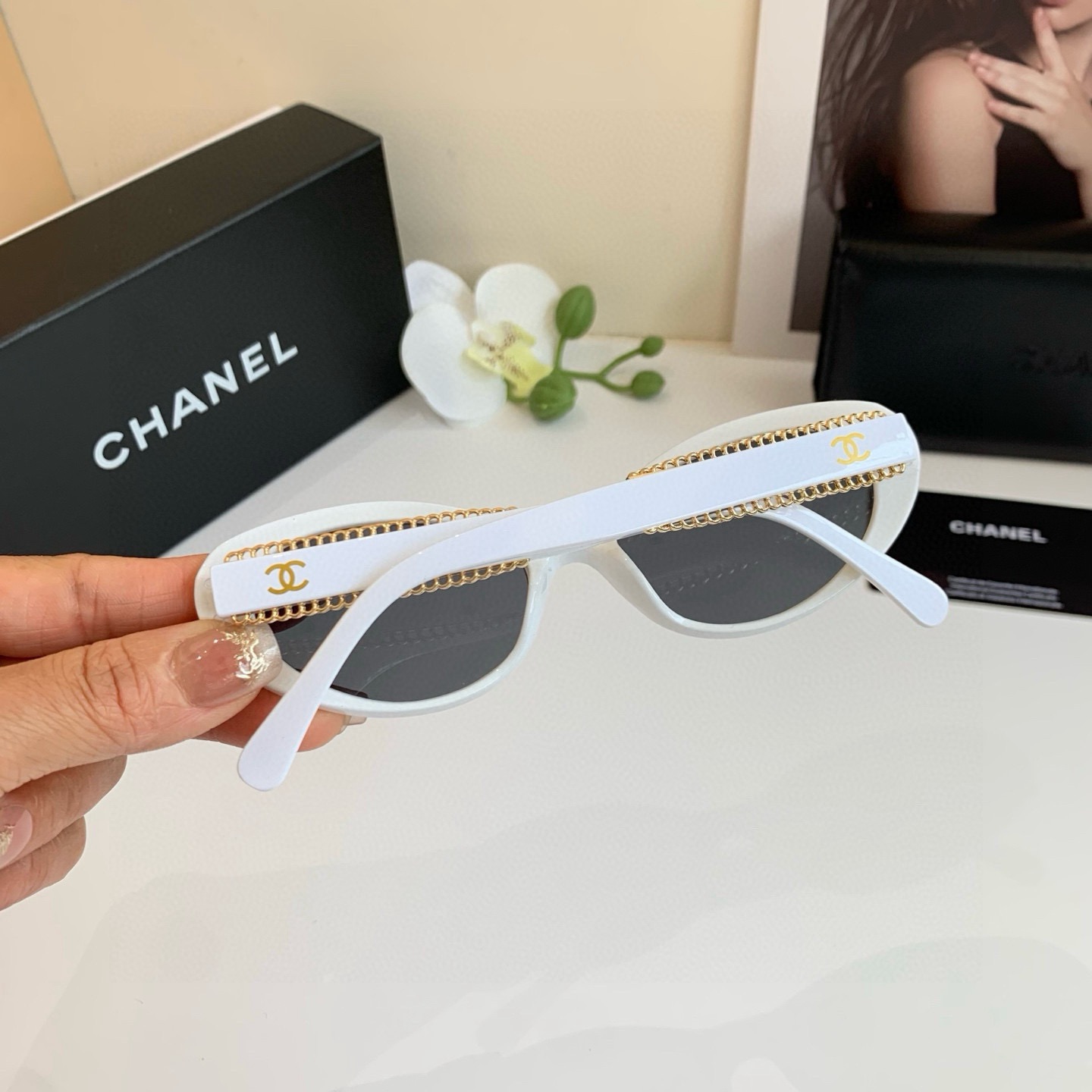 Sunglasses - view 5