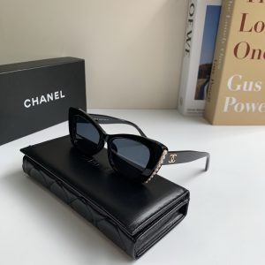 Sunglasses - view 4