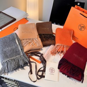 Hermès Scarf - view 2