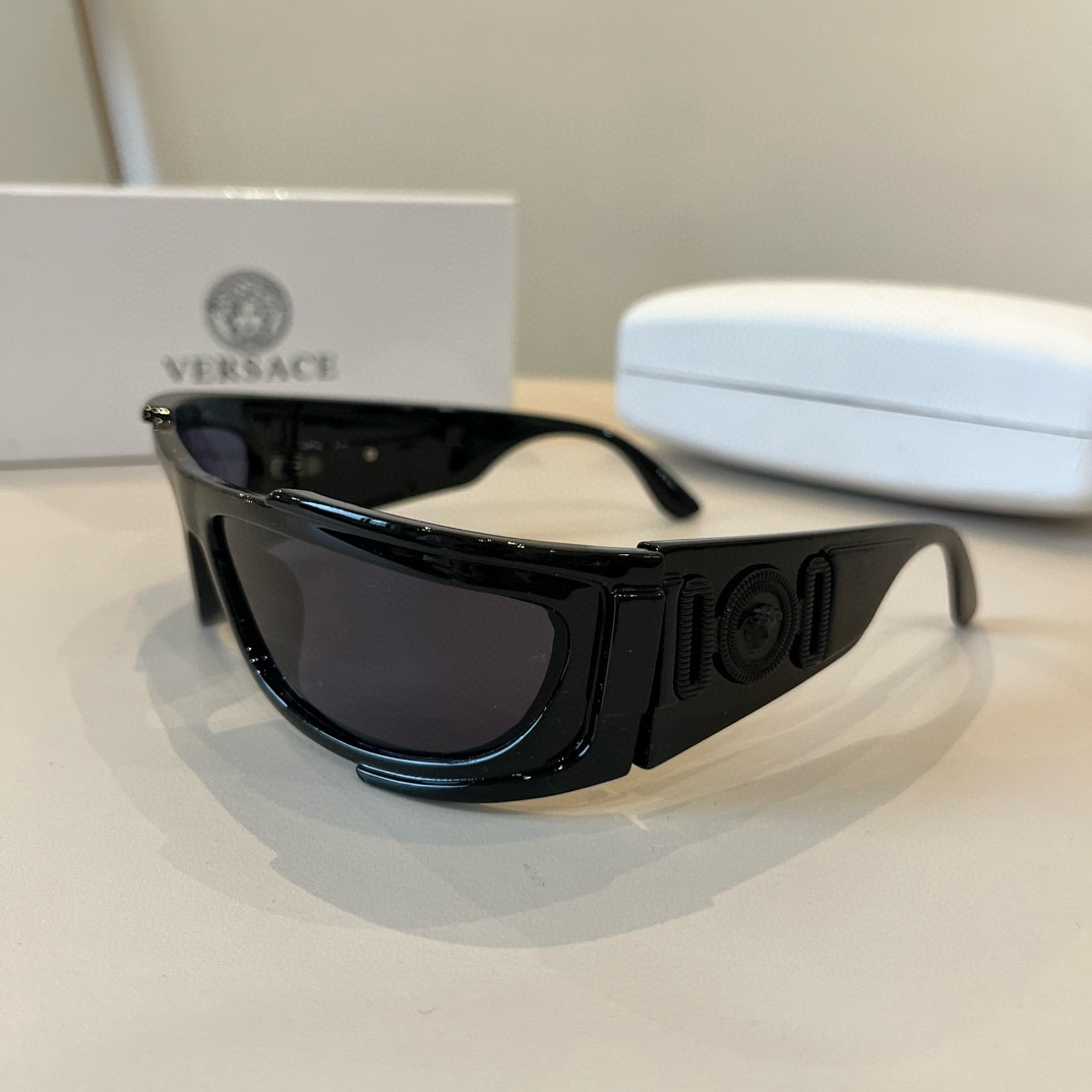 Sunglasses - view 3