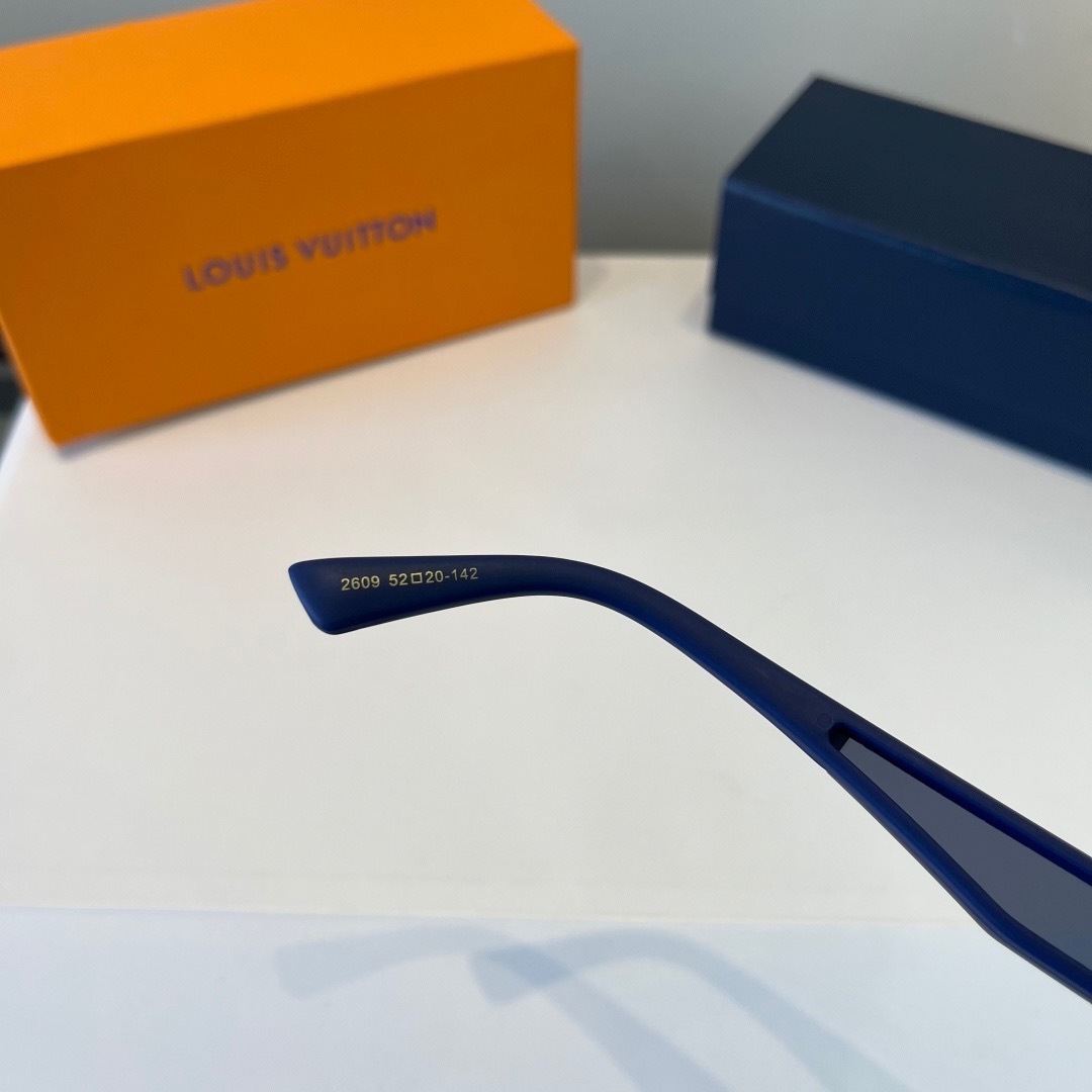 Sunglasses - view 6