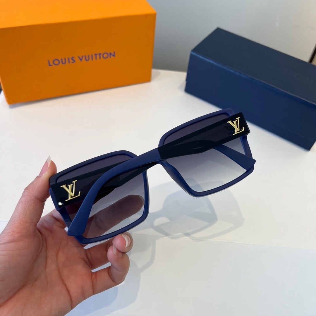 Sunglasses - view 7