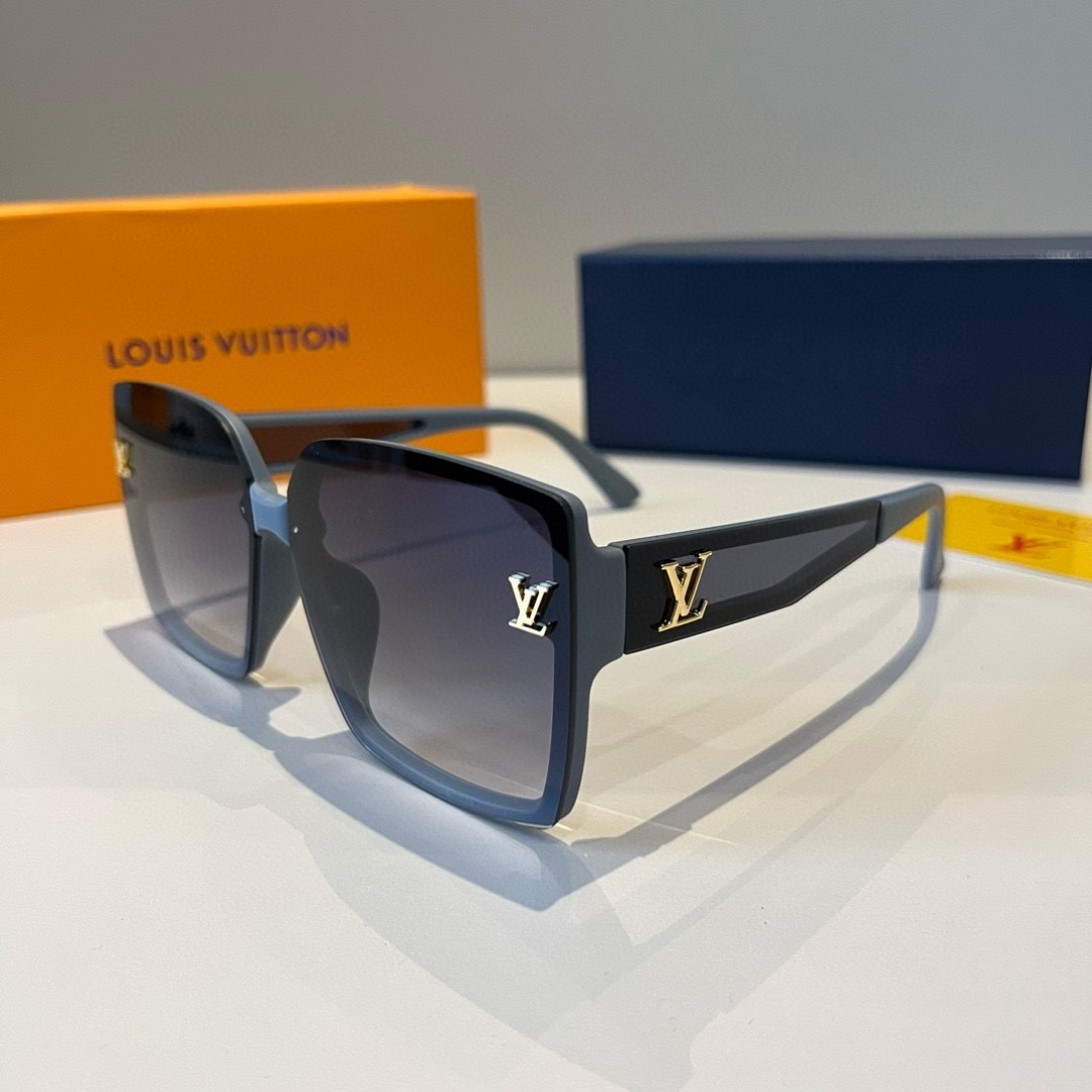 Sunglasses - view 3