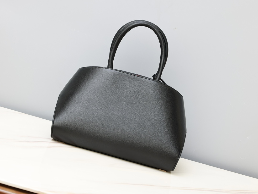 Ferragamo Handbag - view 8
