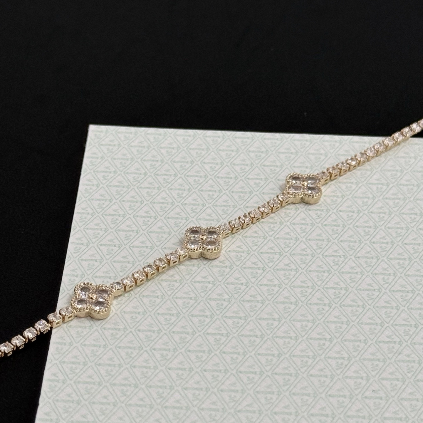 Van Cleef & Arpels Bracelet - view 3