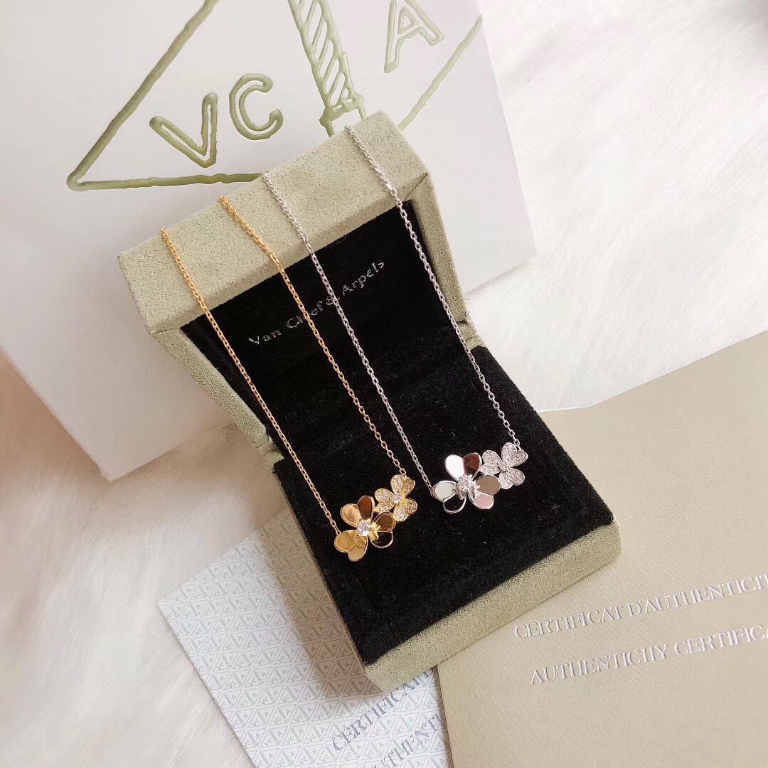 Van Cleef & Arpels Necklace - view 2