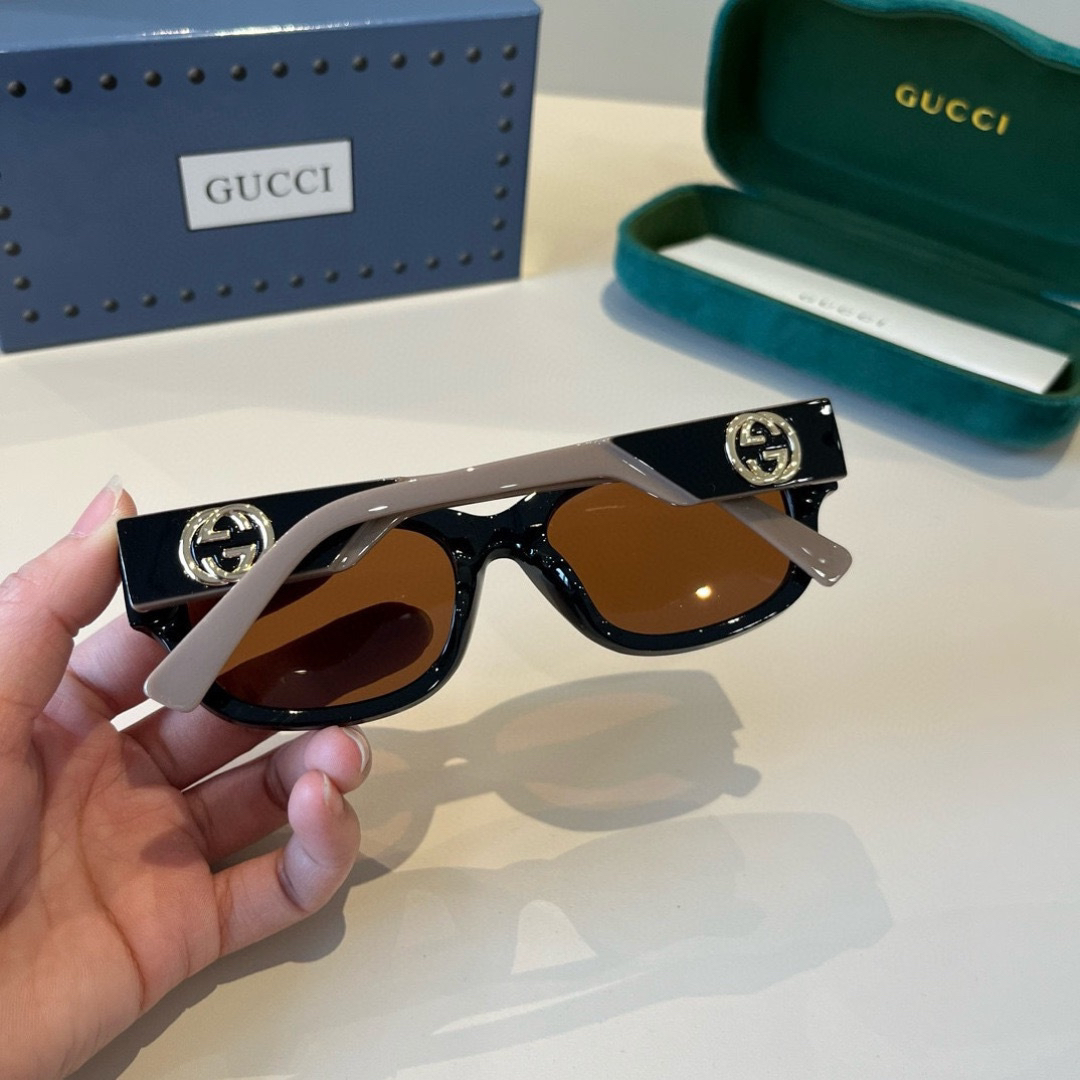 Sunglasses - view 5
