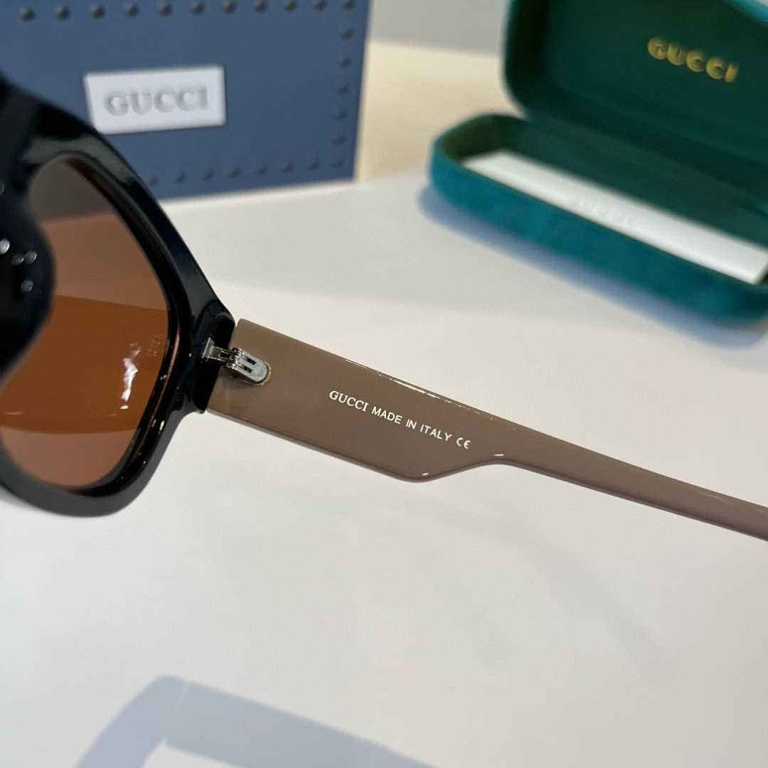 Sunglasses - view 9