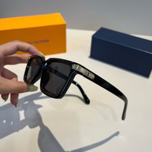 Louis Vuitton Sunglasses - view 4