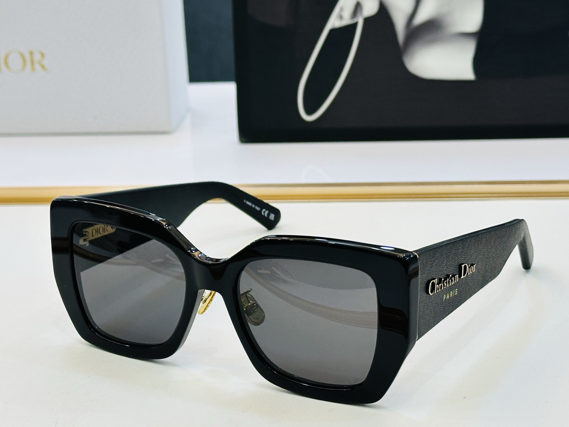 Sunglasses - view 4