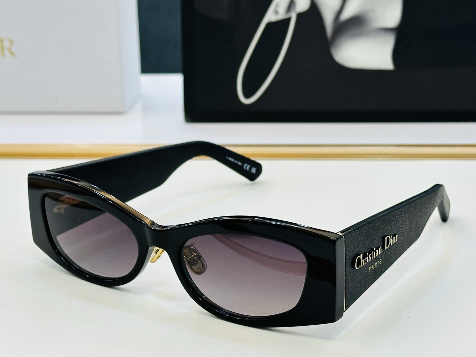 Sunglasses - view 4