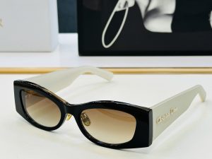 Sunglasses - view 7