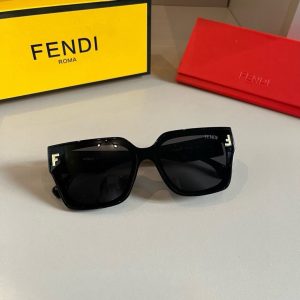 Fendi Sunglasses - view 3