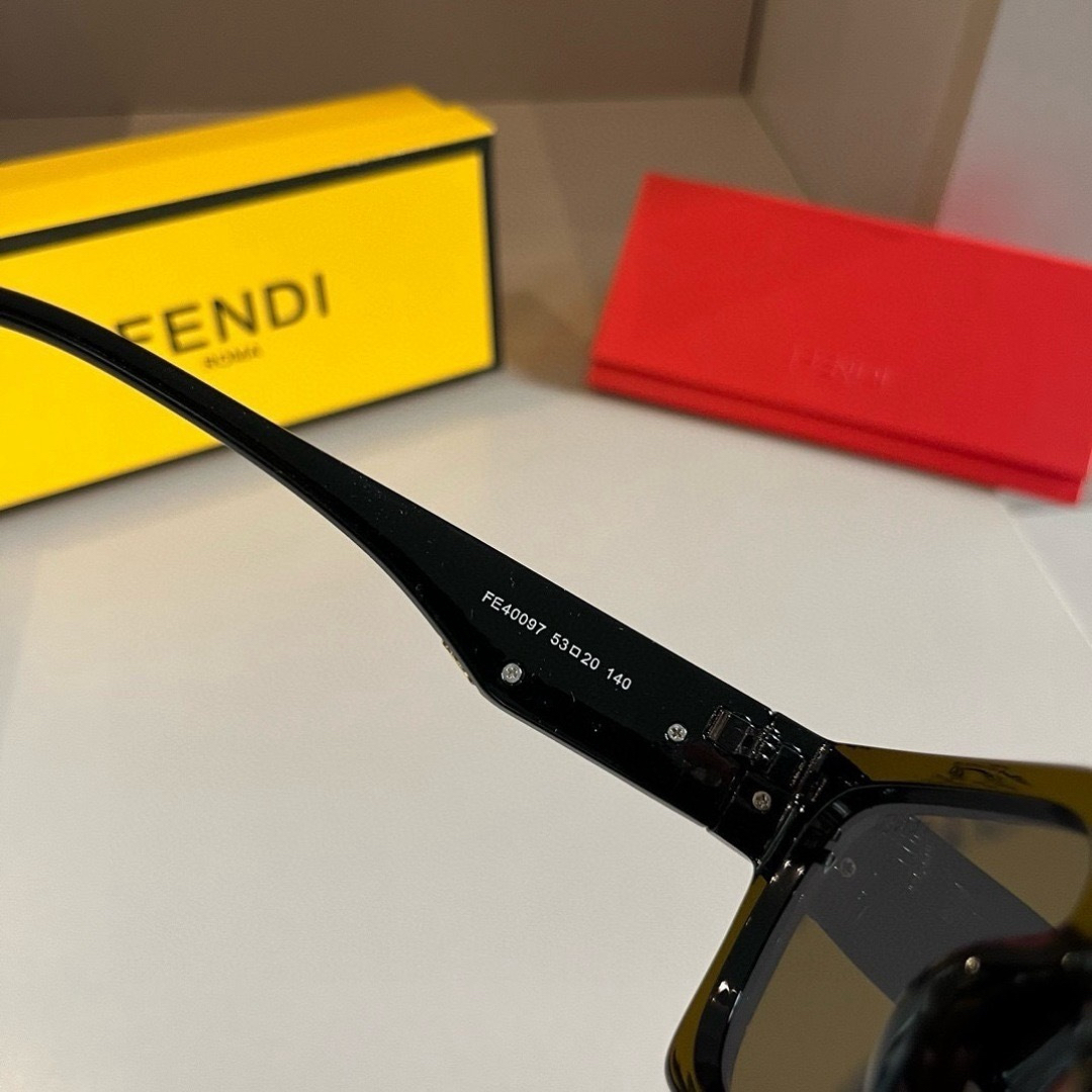 Fendi Sunglasses - view 7
