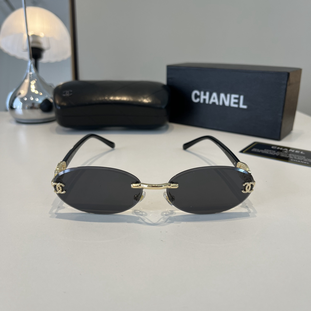Sunglasses - view 3