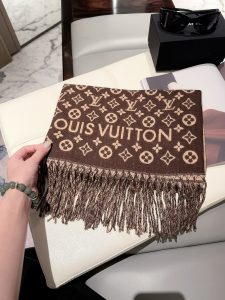 Louis Vuitton Scarf - view 7