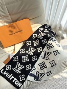 Louis Vuitton Scarf - view 8