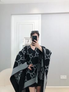 Shawl - view 2