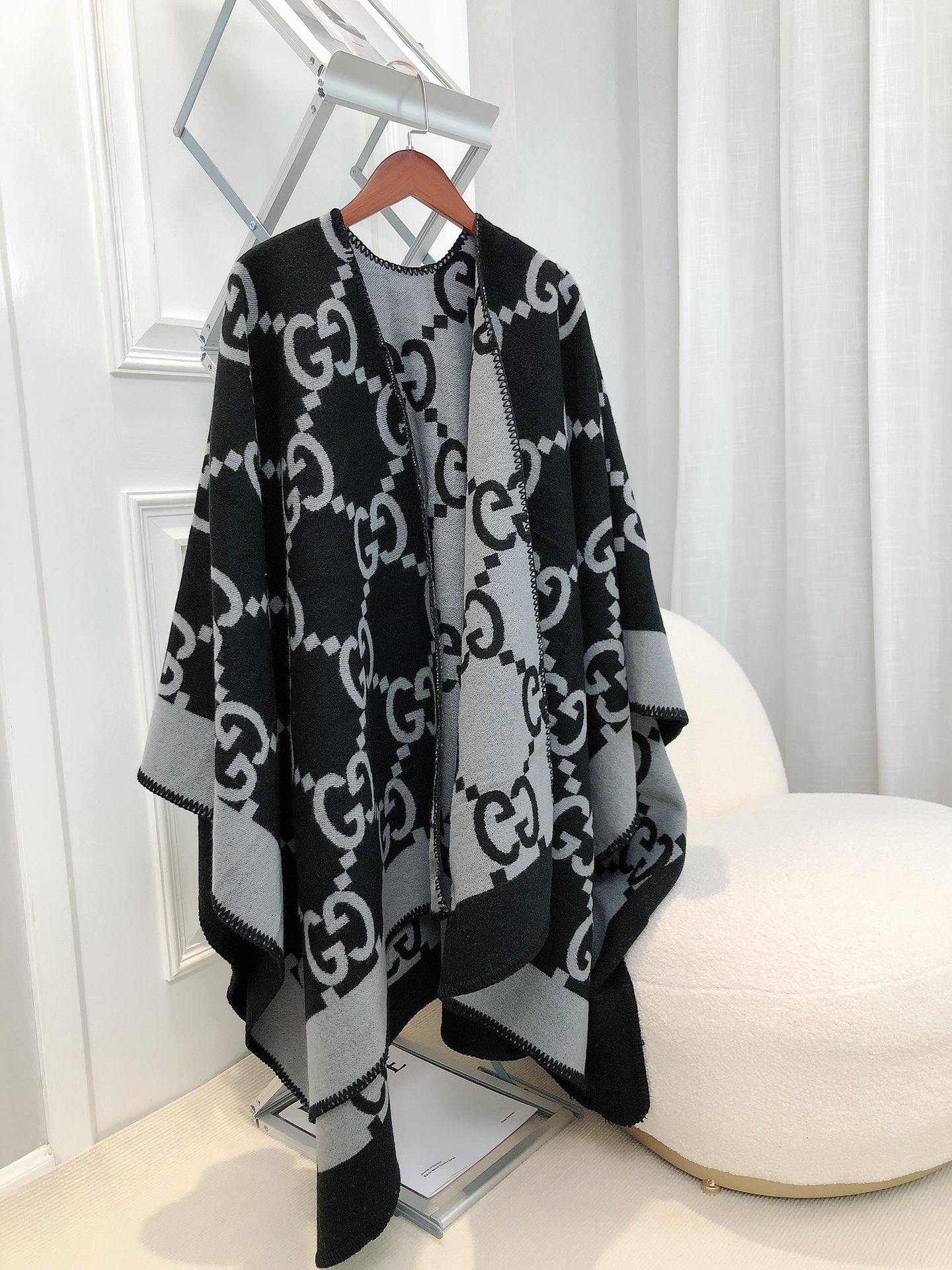 Shawl - view 4