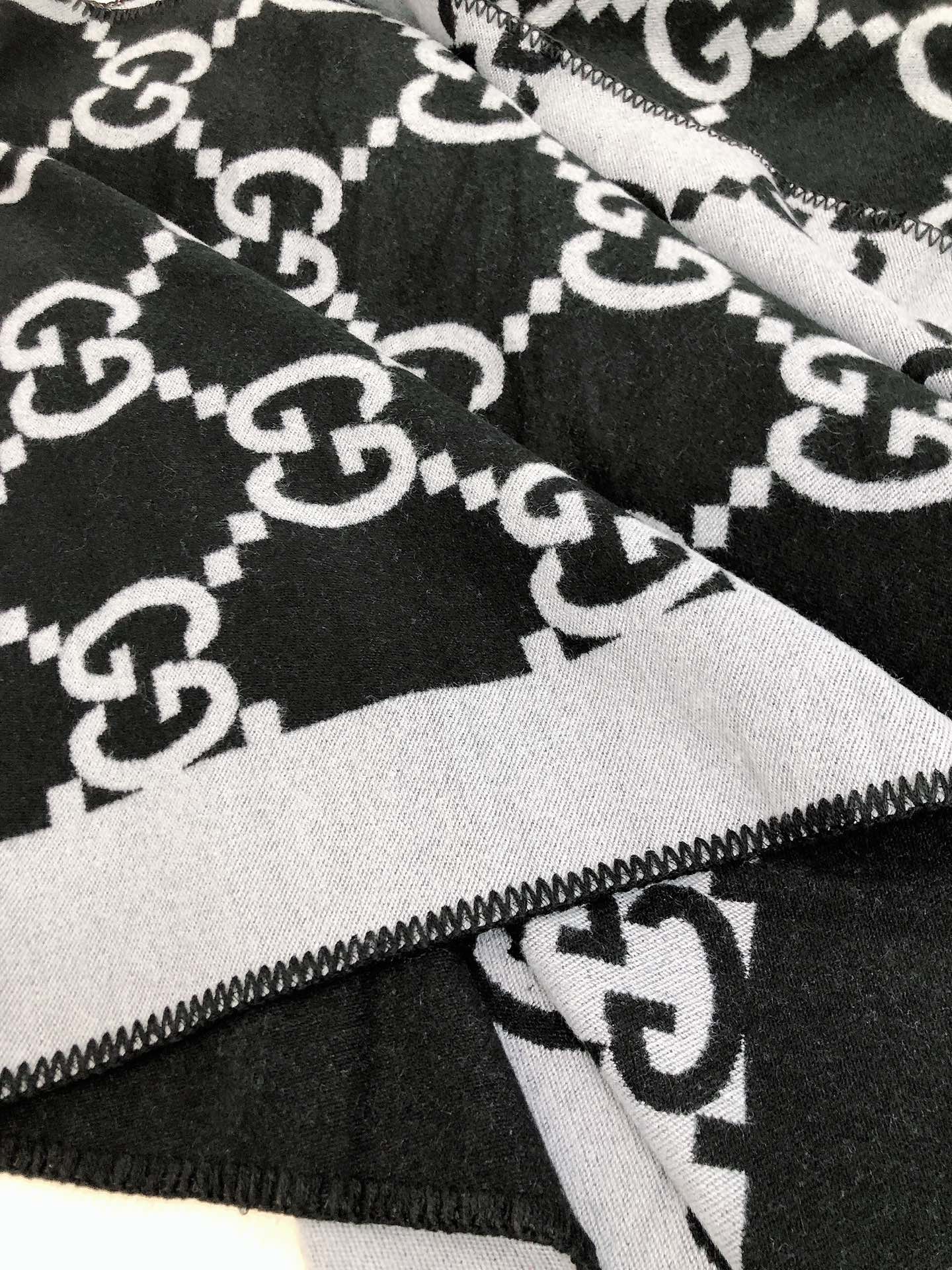 Shawl - view 7