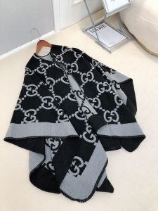 Shawl - view 8