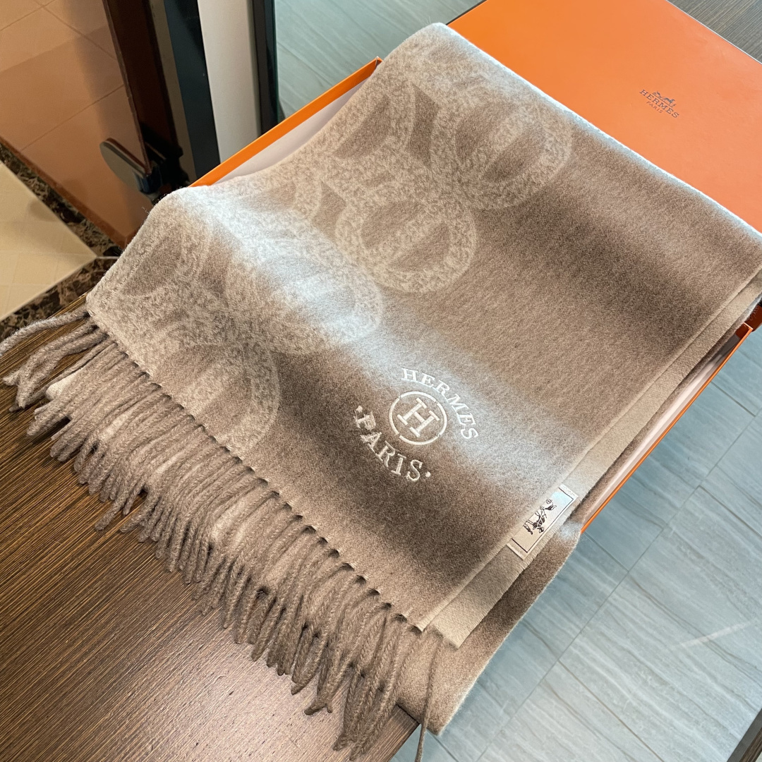 Scarf - view 2