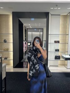 Shawl - view 2