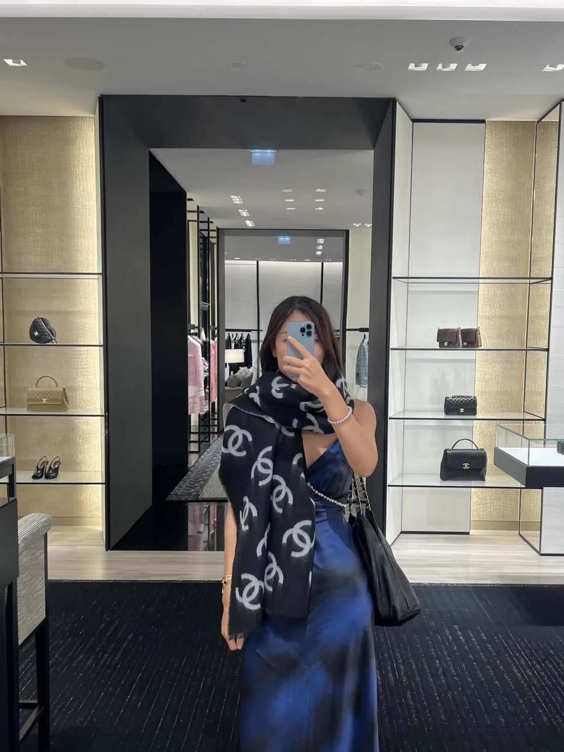 Shawl - view 2