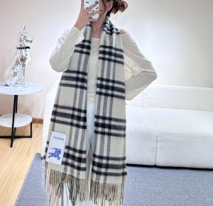 Shawl - view 2