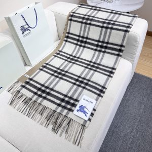 Shawl - view 3