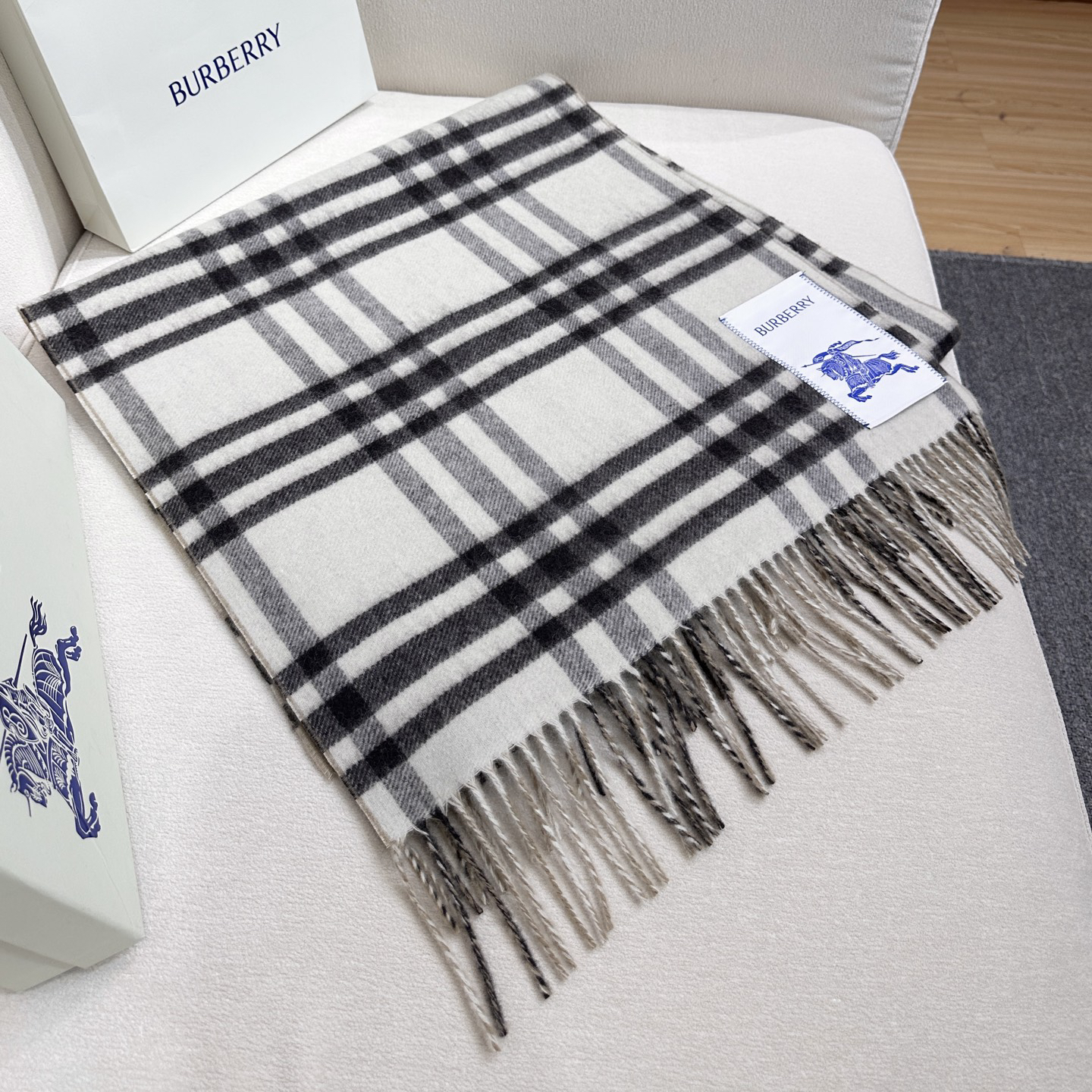 Shawl - view 5