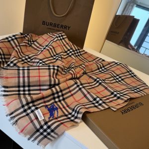 Burberry Shawl - view 7