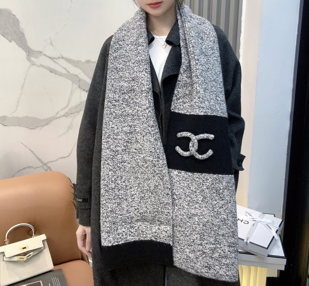 Scarf - view 1