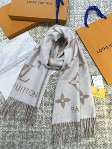 Shawl - view 7