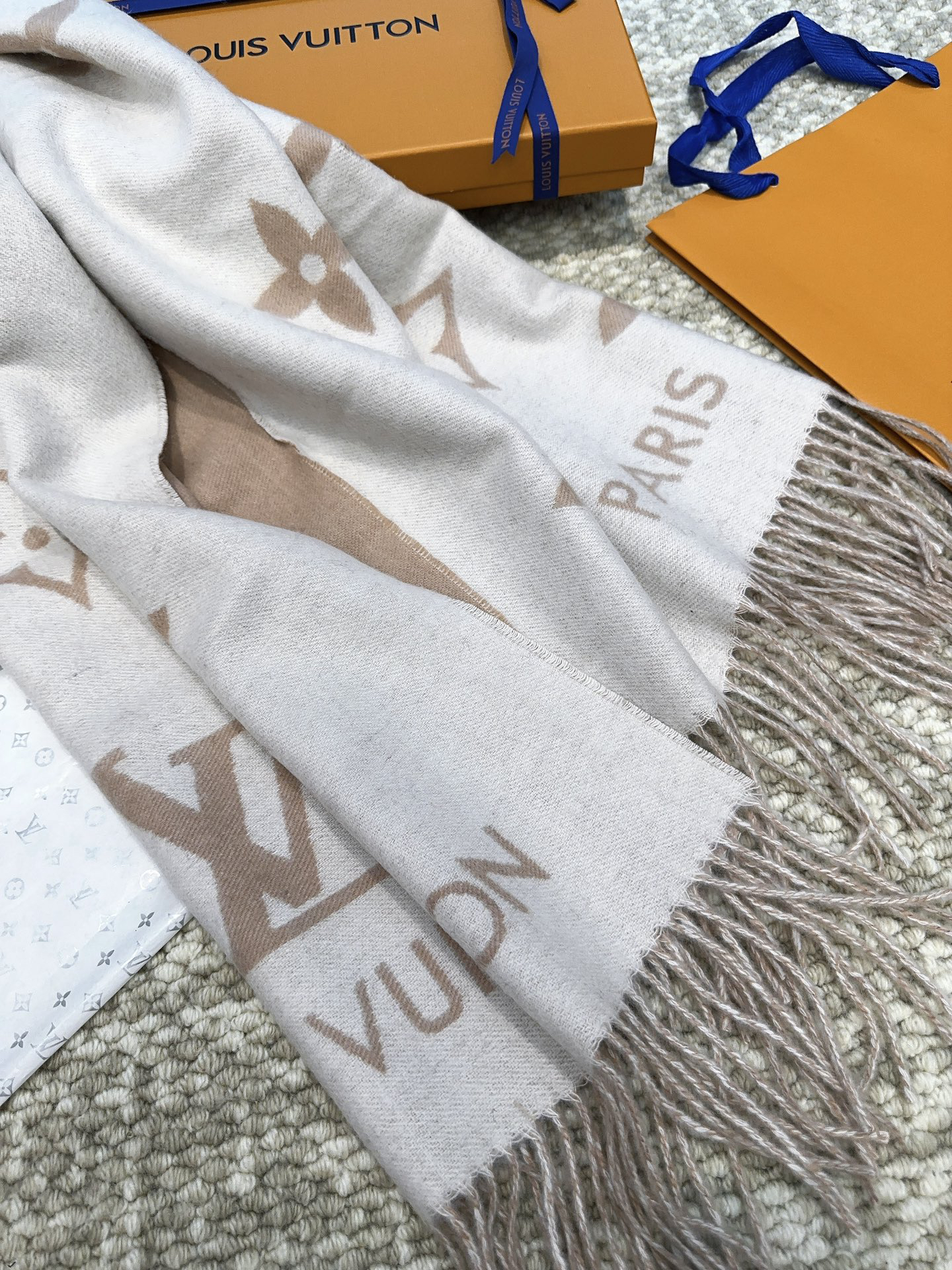 Shawl - view 8