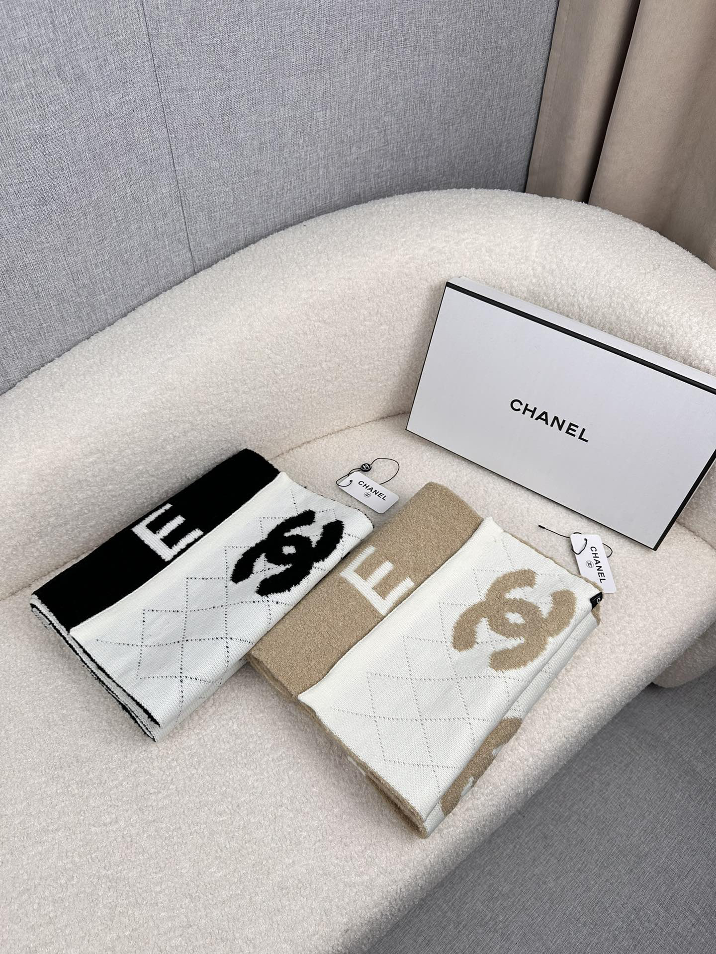 Chanel Shawl - view 9