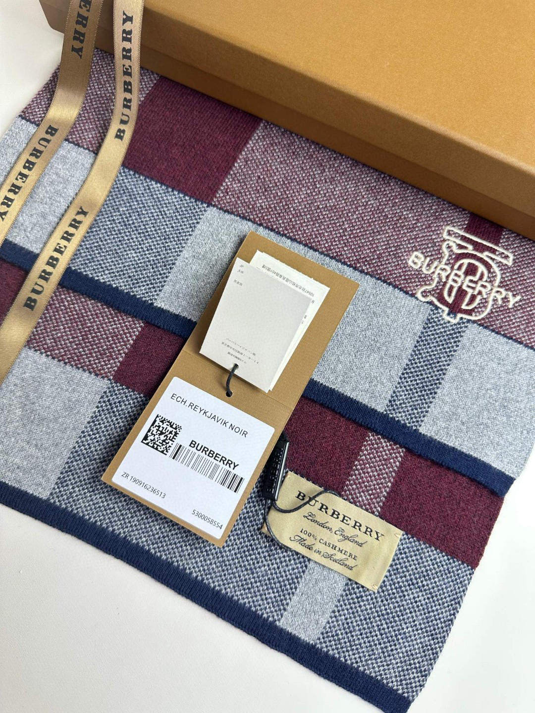 Burberry Scarf - view 9