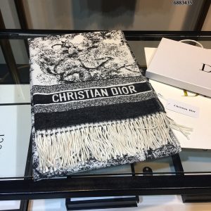 Dior Shawl - view 2