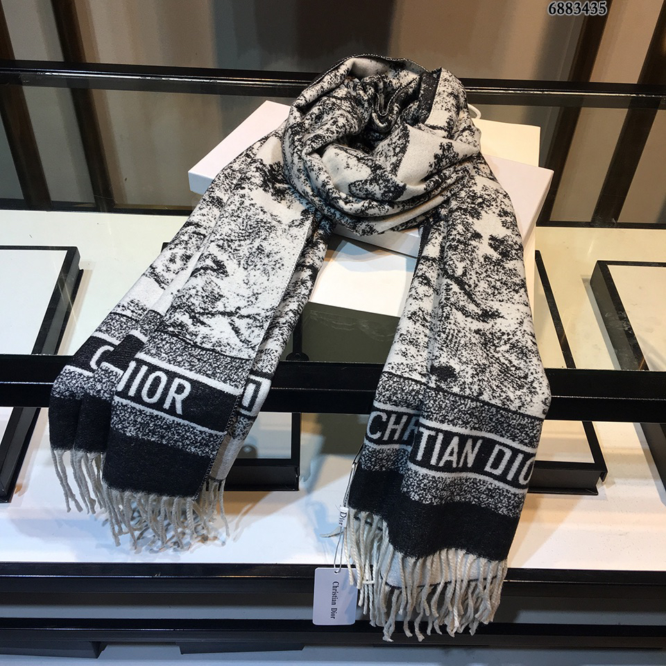 Dior Shawl - view 5