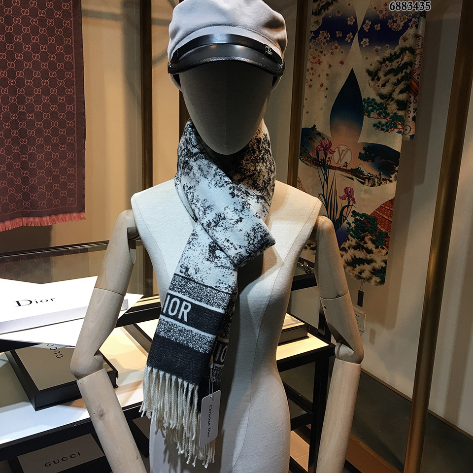 Dior Shawl - view 7