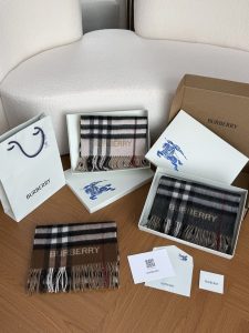 Burberry Shawl - view 4