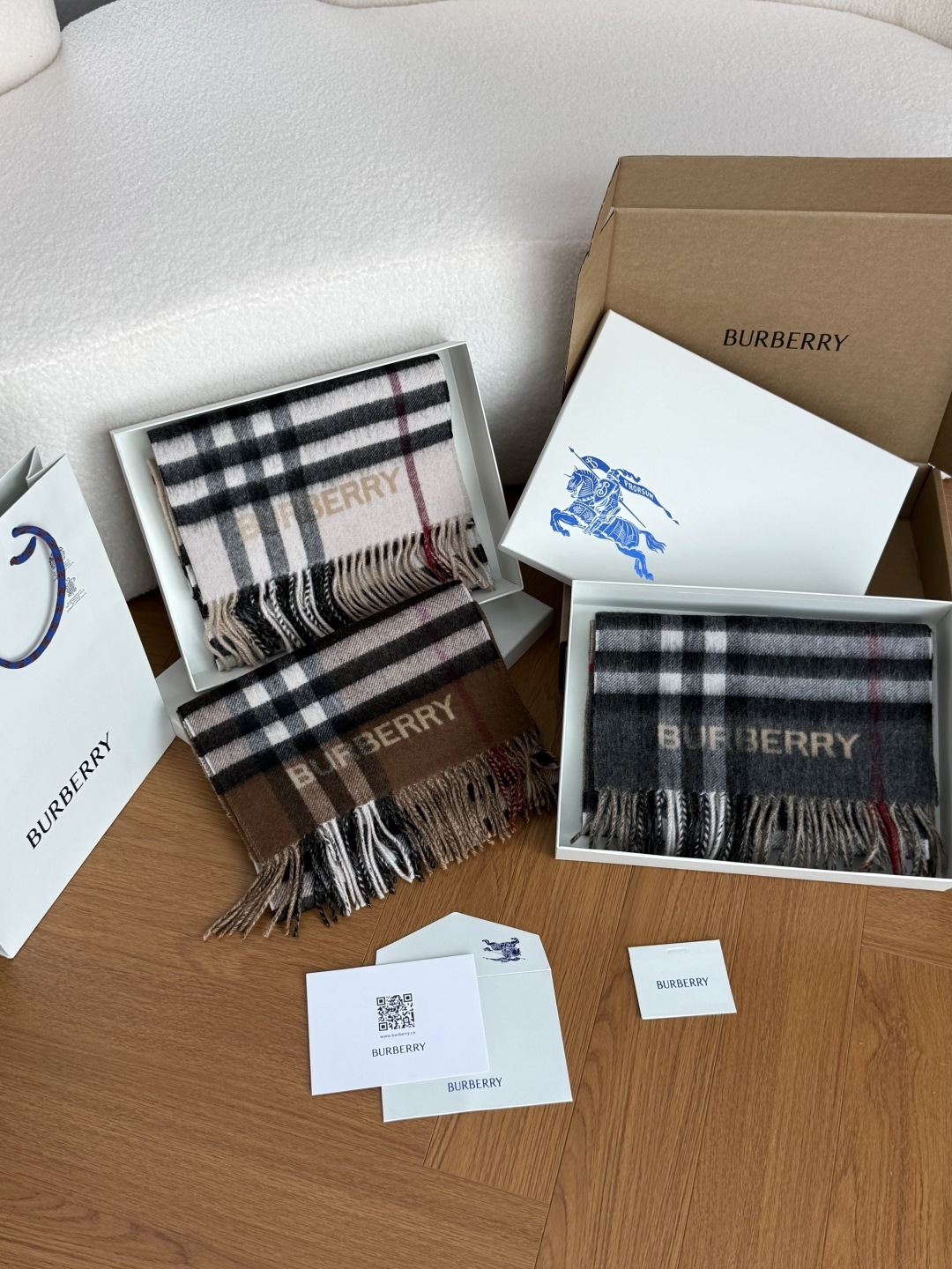 Burberry Shawl - view 5