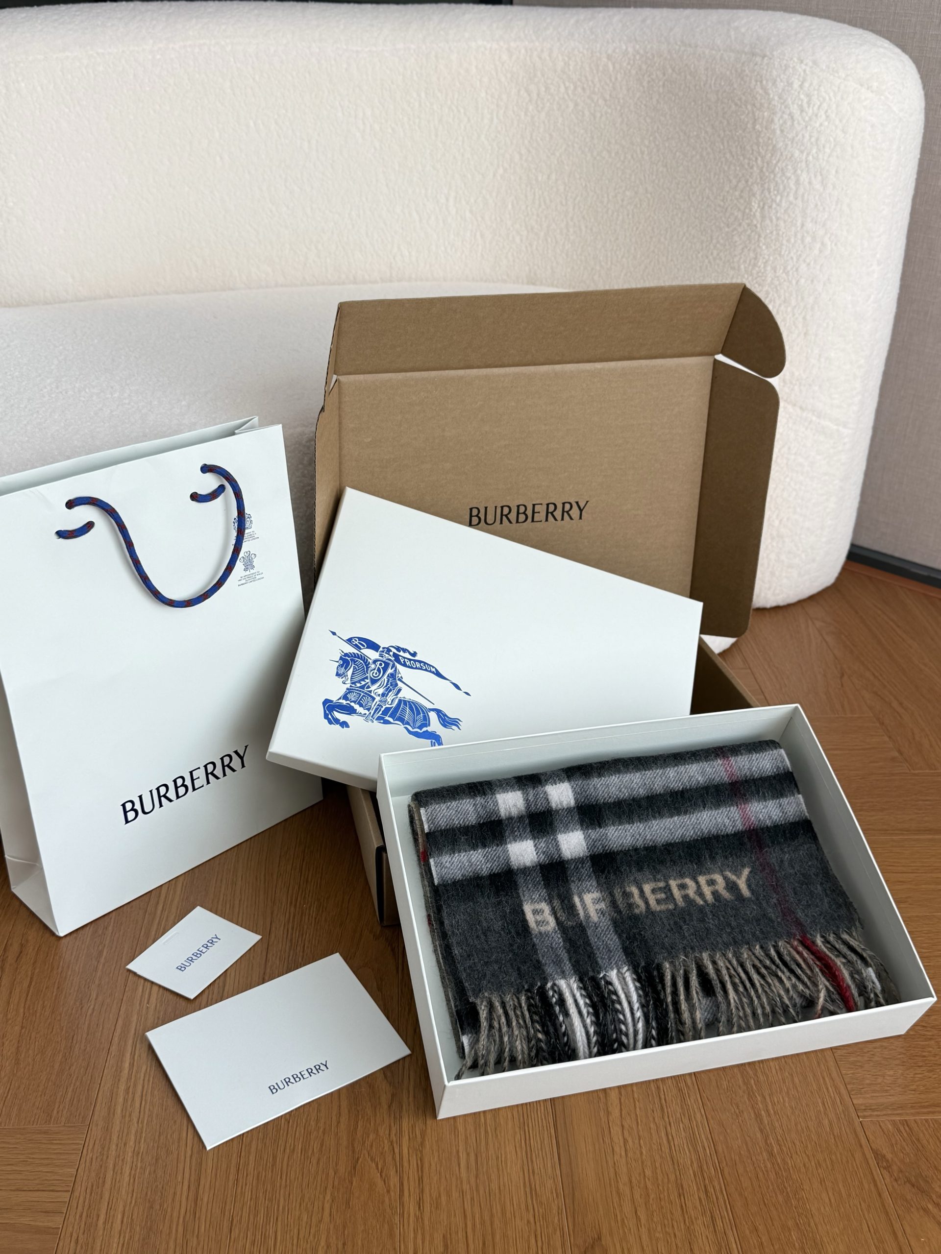 Burberry Shawl - view 8