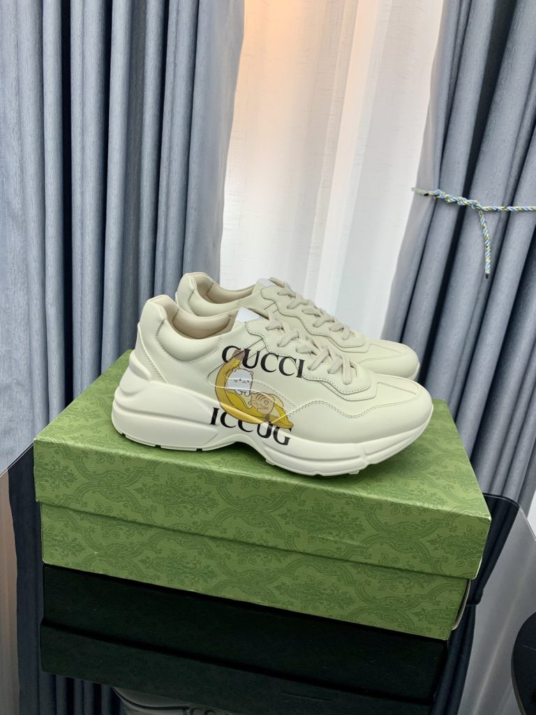 Sneakers - view 1