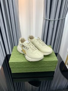Sneakers - view 3