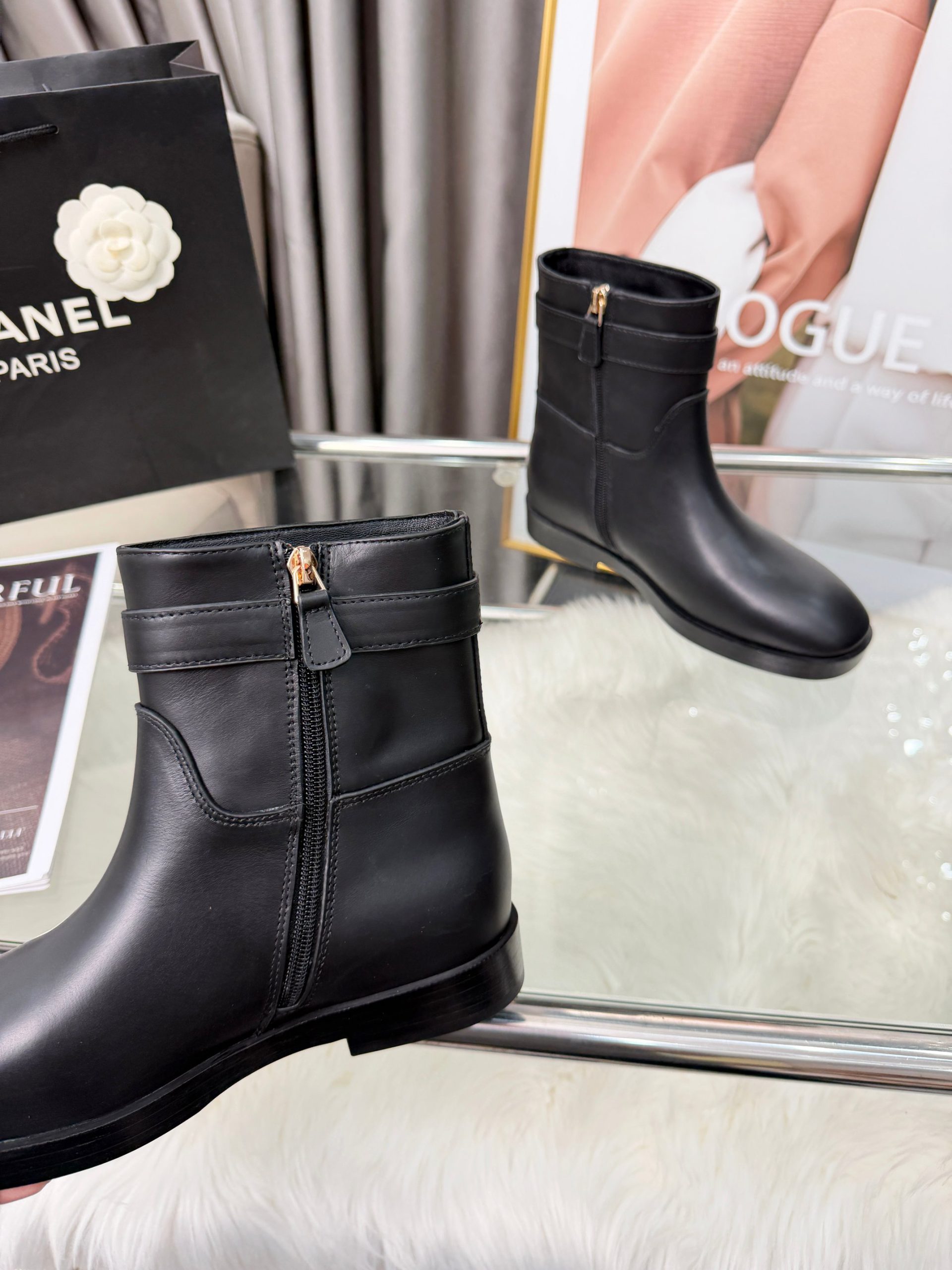 Boots - view 4