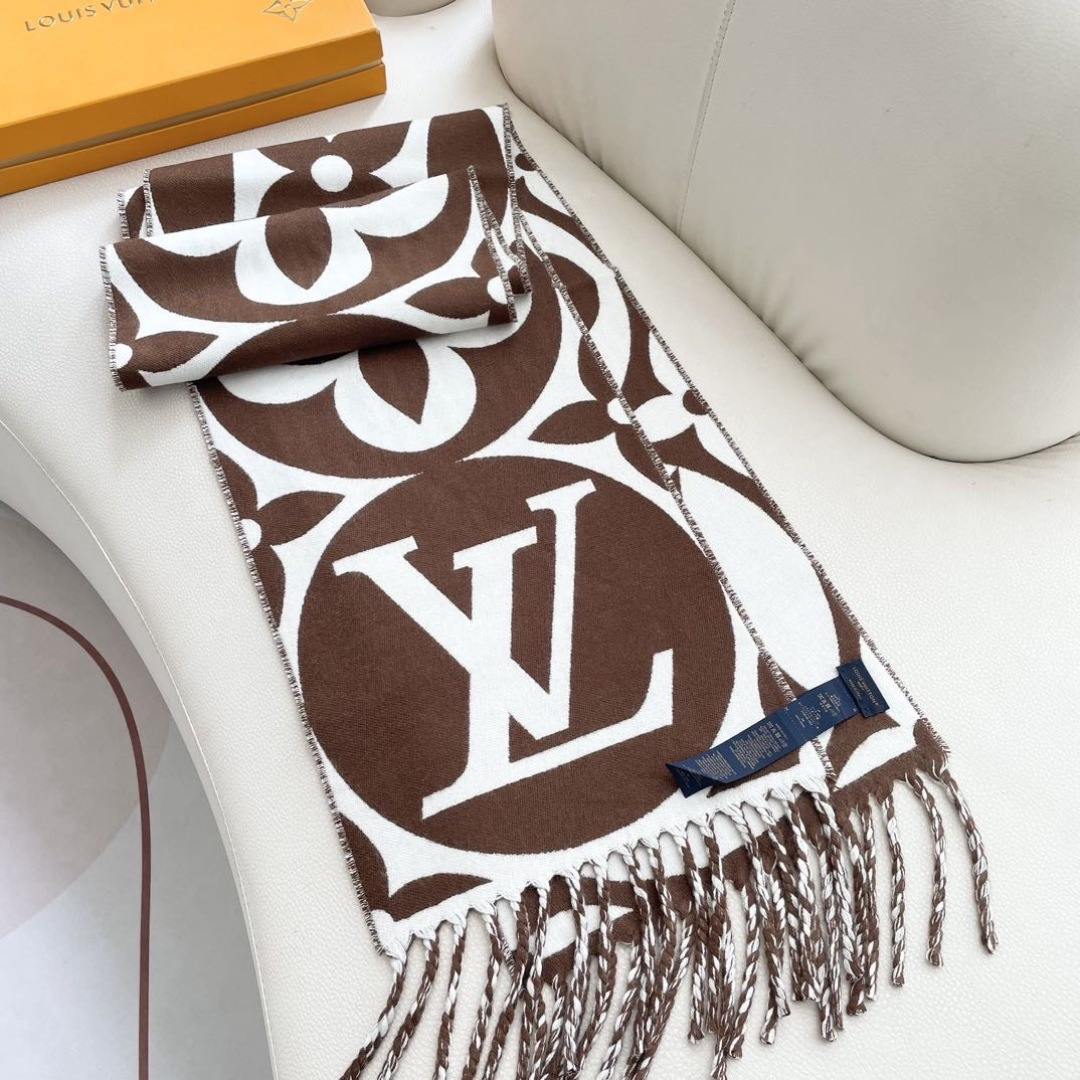 Louis Vuitton Scarf - view 6